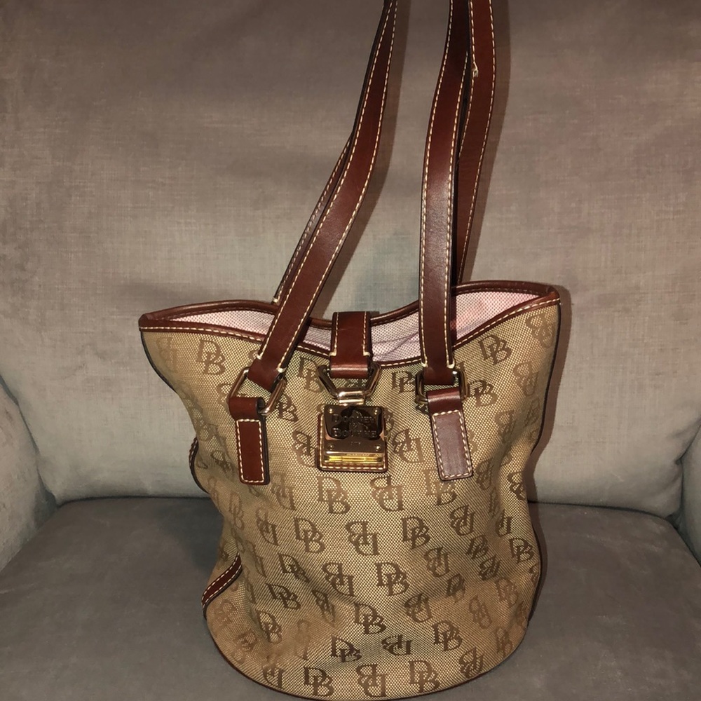 Dooney & Bourke Monogrammed shoulder Bag